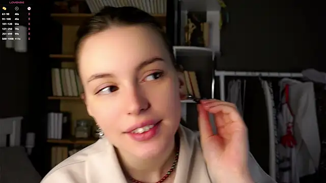 Snapshot of DarylBarks chatting on 10/16/25, 01:06 DarylBarks online show from 10/16/25, 01:06