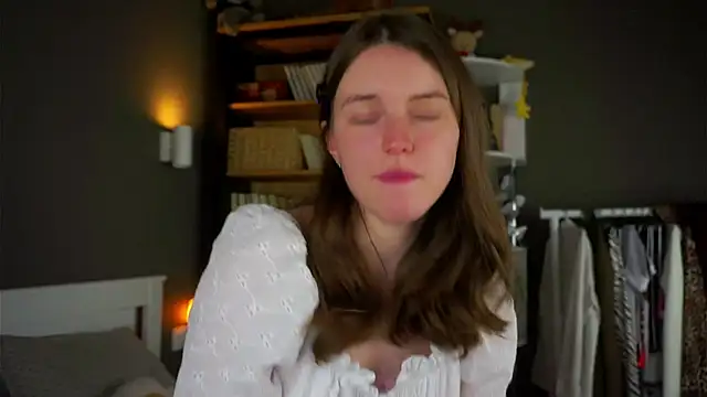 Snapshot of DarylBarks chatting on 11/24/25, 02:33 DarylBarks online show from 11/24/25, 02:33