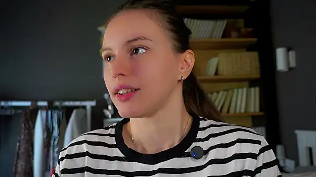 Snapshot of DarylBarks chatting on 11/26/25, 01:39 DarylBarks online show from 11/26/25, 01:39