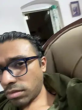 Snapshot of BoyzaraHatke chatting on 07/13/26, 01:36 BoyzaraHatke online show from 07/13/26, 01:36