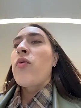 Holly Play online show from 03/28/26, 12:05