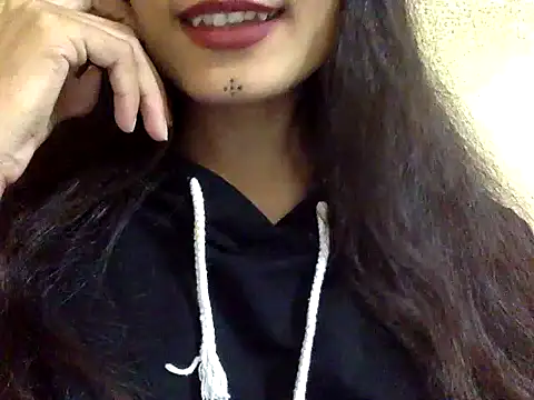 Snapshot of krati74 chatting on 02/06/25, 01:43 krati74 online show from 02/06/25, 01:43