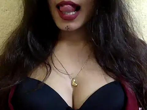 Snapshot of krati74 chatting on 02/18/25, 07:09 krati74 online show from 02/18/25, 07:09