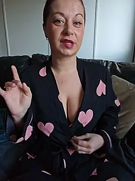 Snapshot of Chaudesquirt chatting on 03/10/26, 07:13 Chaudesquirt online show from 03/10/26, 07:13