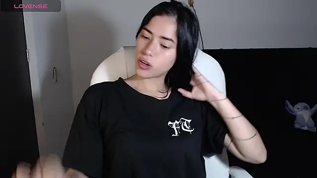 LESLIEBLACK  online show from 02/21/25, 12:16