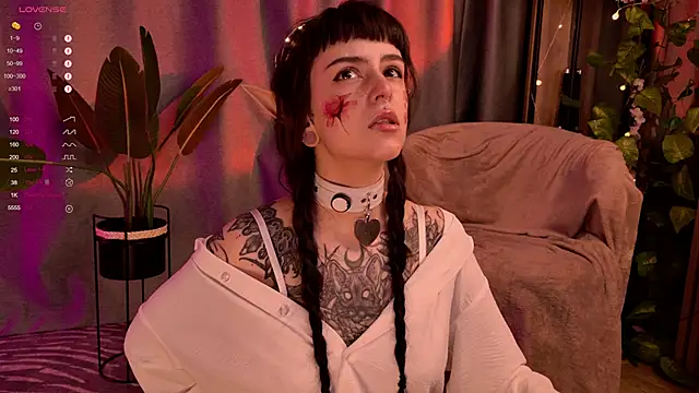 Snapshot of MichaellaMoon chatting on 01/16/25, 08:36 MichaellaMoon online show from 01/16/25, 08:36