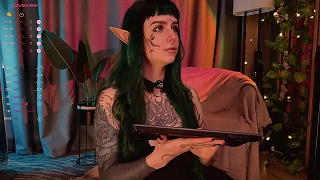 Snapshot of MichaellaMoon chatting on 02/02/25, 05:10 MichaellaMoon online show from 02/02/25, 05:10