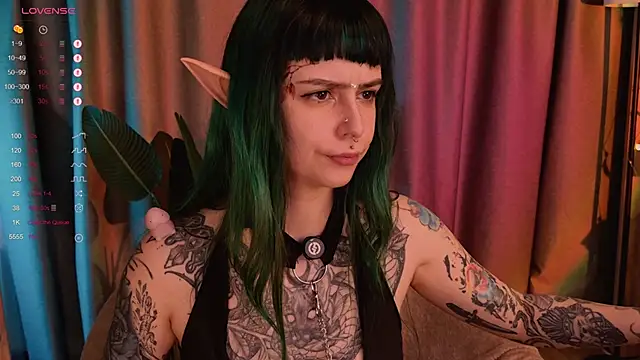 Snapshot of MichaellaMoon chatting on 02/03/25, 08:46 MichaellaMoon online show from 02/03/25, 08:46