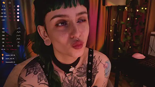 Snapshot of MichaellaMoon chatting on 02/06/25, 04:21 MichaellaMoon online show from 02/06/25, 04:21