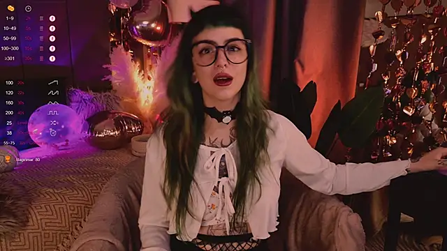 Snapshot of MichaellaMoon chatting on 02/14/25, 08:59 MichaellaMoon online show from 02/14/25, 08:59