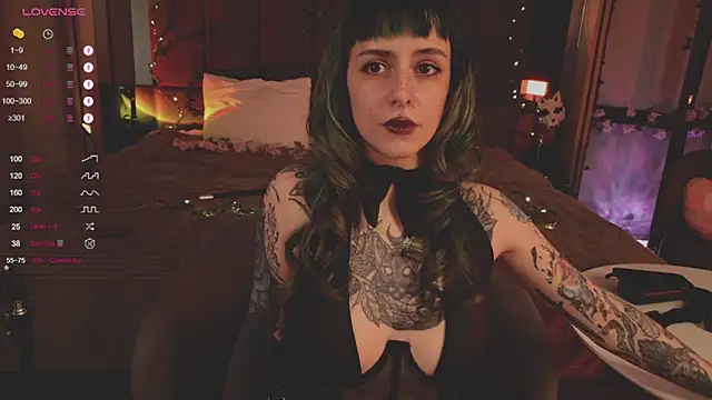 Snapshot of MichaellaMoon chatting on 02/21/25, 04:05 MichaellaMoon online show from 02/21/25, 04:05