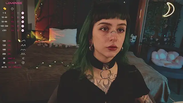 Snapshot of MichaellaMoon chatting on 02/27/25, 11:52 MichaellaMoon online show from 02/27/25, 11:52