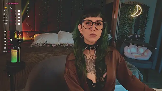 Snapshot of MichaellaMoon chatting on 03/07/25, 03:49 MichaellaMoon online show from 03/07/25, 03:49