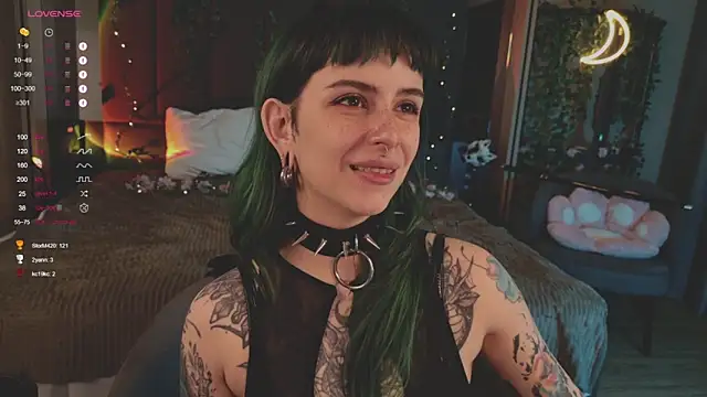 Snapshot of MichaellaMoon chatting on 03/08/25, 03:13 MichaellaMoon online show from 03/08/25, 03:13