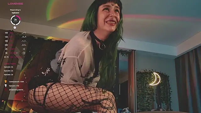 Snapshot of MichaellaMoon chatting on 03/09/25, 02:32 MichaellaMoon online show from 03/09/25, 02:32