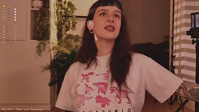 Snapshot of MichaellaMoon chatting on 09/30/25, 04:12 MichaellaMoon online show from 09/30/25, 04:12