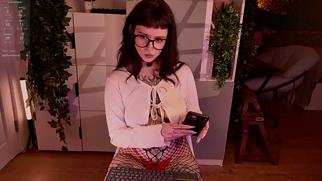 MichaellaMoon online show from 04/09/26, 06:24