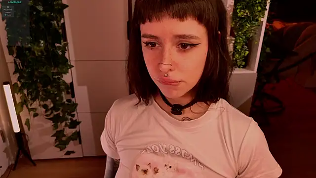 MichaellaMoon online show from 04/15/26, 06:48