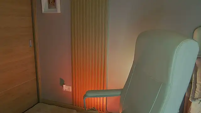 Snapshot of Alessia-miller_ chatting on 01/22/25, 02:48 Alessia-miller online show from 01/22/25, 02:48