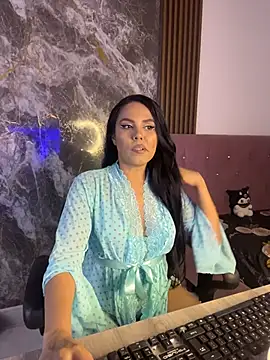 nicol jone1 online show from 06/30/26, 10:11