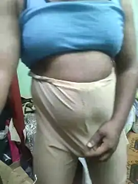 Snapshot of ShelfyOfferer chatting on 04/07/26, 07:03 ShelfyOfferer online show from 04/07/26, 07:03