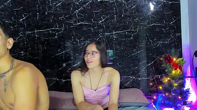 Snapshot of Couplehot__1 chatting on 01/04/25, 03:50 Couplehot 1 online show from 01/04/25, 03:50