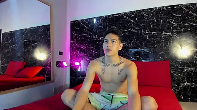 Snapshot of Couplehot__1 chatting on 01/07/25, 11:56 Couplehot 1 online show from 01/07/25, 11:56