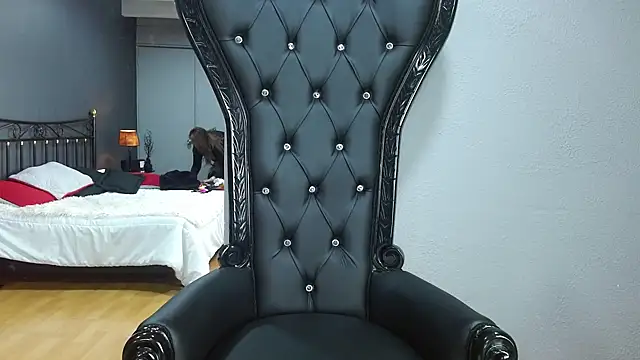 Snapshot of MelaniaKnauss chatting on 12/05/24, 08:00 MelaniaKnauss online show from 12/05/24, 08:00