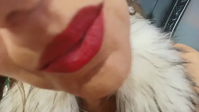 Snapshot of MelaniaKnauss chatting on 02/28/25, 08:07 MelaniaKnauss online show from 02/28/25, 08:07