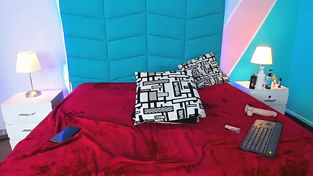 Iris Thompson  online show from 03/07/25, 08:55