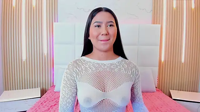 Iris Thompson  online show from 10/19/25, 04:35