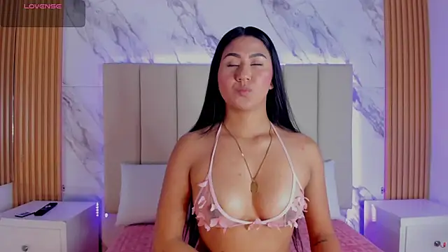 Snapshot of Iris_Thompson_ chatting on 03/07/26, 12:40 Iris Thompson online show from 03/07/26, 12:40