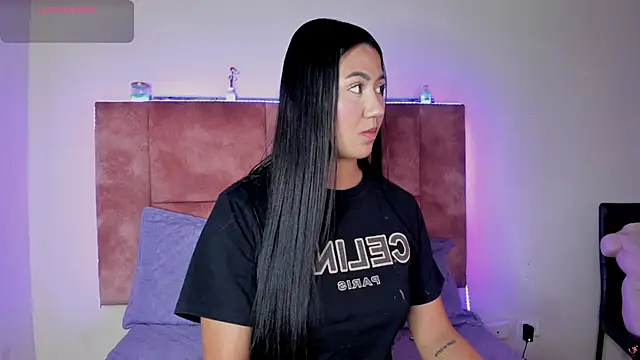 Snapshot of Iris_Thompson_ chatting on 07/01/26, 01:29 Iris Thompson online show from 07/01/26, 01:29