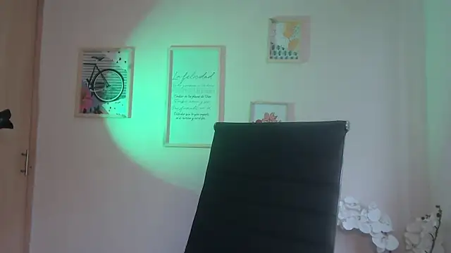 lucy diiaz online show from 02/09/25, 01:56