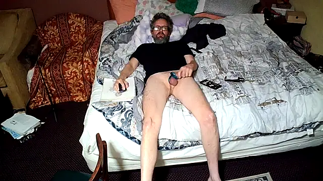 Snapshot of AronMellon76 chatting on 04/06/26, 03:37 AronMellon76 online show from 04/06/26, 03:37