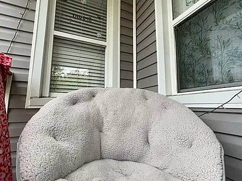 Snapshot of gingerbabe18 chatting on 09/16/25, 04:52 gingerbabe18 online show from 09/16/25, 04:52