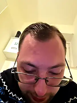 Snapshot of tipico0799 chatting on 11/30/25, 03:21 tipico0799 online show from 11/30/25, 03:21