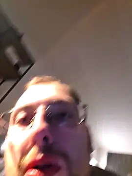 Snapshot of tipico0799 chatting on 12/20/25, 01:56 tipico0799 online show from 12/20/25, 01:56