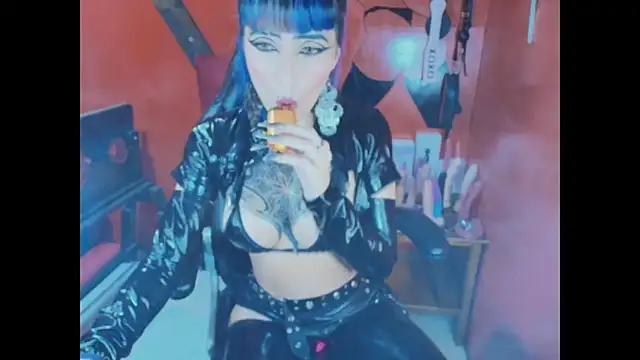 Snapshot of AlissaPeachx chatting on 11/18/25, 05:34 AlissaPeachx online show from 11/18/25, 05:34