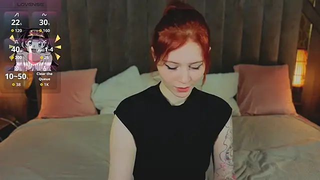 Snapshot of Sasha_Exclusive chatting on 10/31/25, 02:18 Sasha Exclusive online show from 10/31/25, 02:18