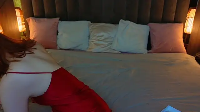 Snapshot of Sasha_Exclusive chatting on 11/06/25, 09:32 Sasha Exclusive online show from 11/06/25, 09:32