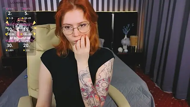 Snapshot of Sasha_Exclusive chatting on 11/26/25, 02:18 Sasha Exclusive online show from 11/26/25, 02:18