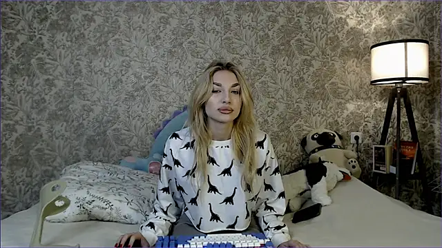 Ella Milla online show from 09/15/25, 02:06