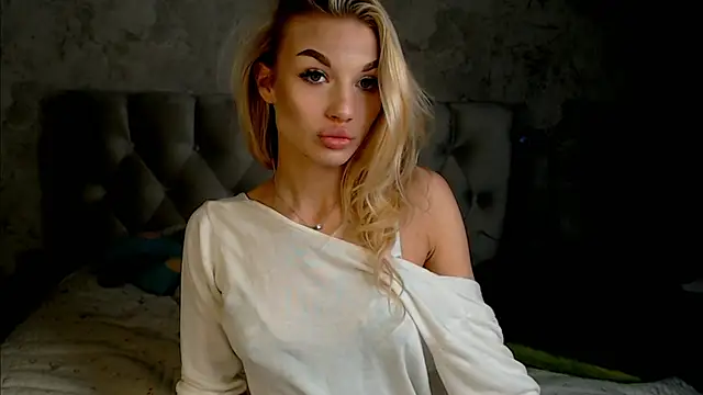 Ella Milla online show from 03/29/26, 09:04