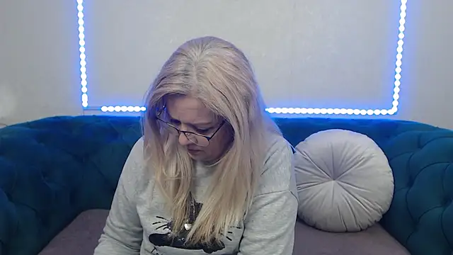 IvanaCharm online show from 04/29/26, 03:21