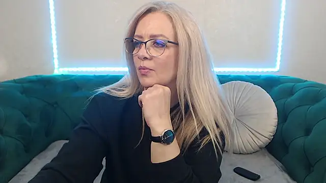IvanaCharm online show from 05/15/26, 03:13