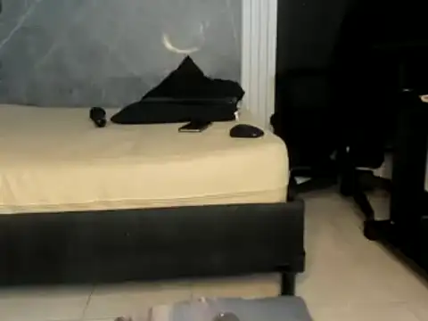 Snapshot of YummyDuooo chatting on 01/05/25, 04:59 YummyDuooo online show from 01/05/25, 04:59