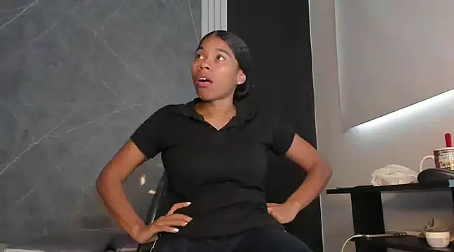 Snapshot of YummyDuooo chatting on 02/04/25, 12:22 YummyDuooo online show from 02/04/25, 12:22