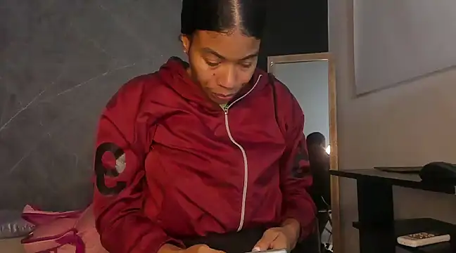 Snapshot of YummyDuooo chatting on 02/05/25, 12:06 YummyDuooo online show from 02/05/25, 12:06