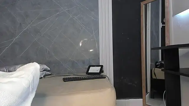 Snapshot of YummyDuooo chatting on 02/07/25, 06:13 YummyDuooo online show from 02/07/25, 06:13